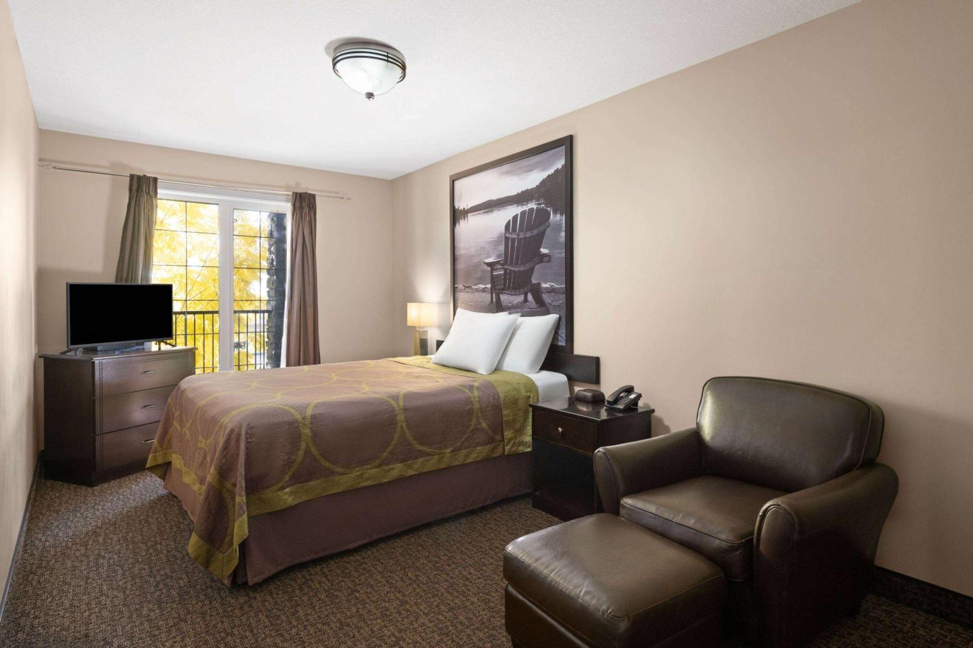 Super 8 By Wyndham Fort Mcmurray Luaran gambar