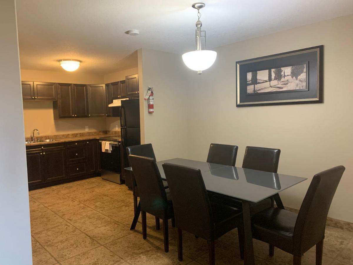 Super 8 By Wyndham Fort Mcmurray Luaran gambar