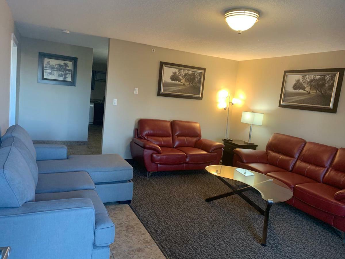 Super 8 By Wyndham Fort Mcmurray Luaran gambar